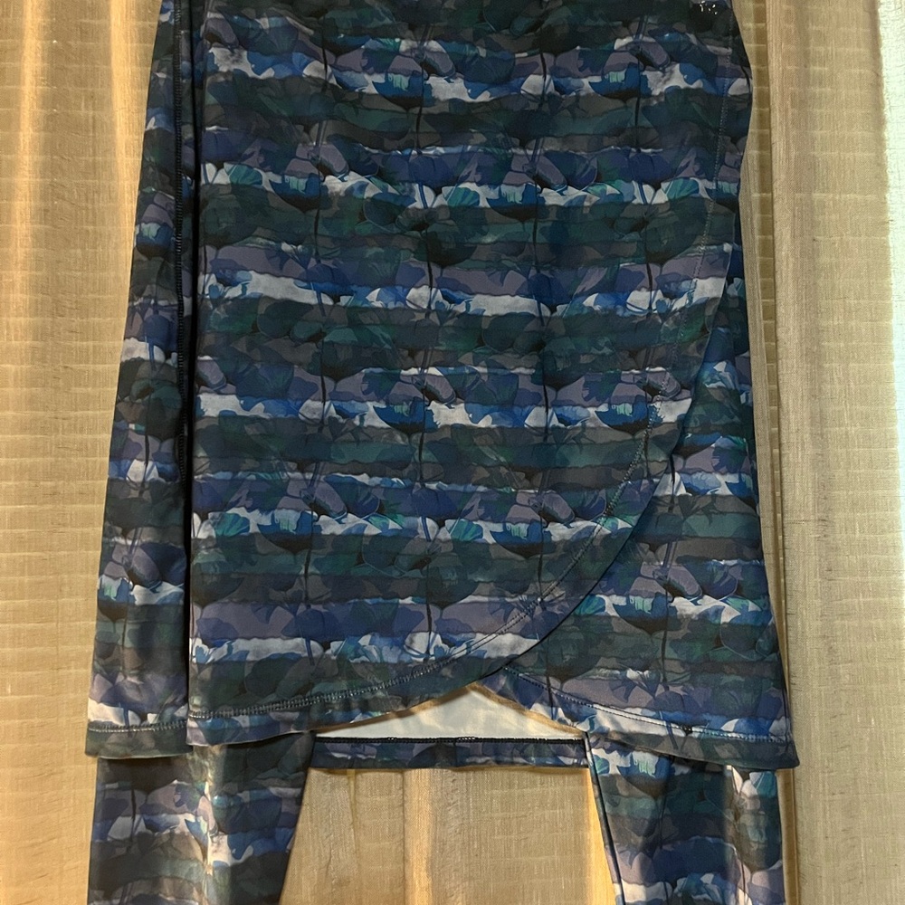 Stylish Blue Patterned Skirt